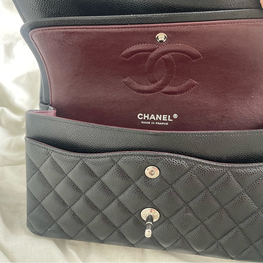 Classic medium black caviar chanel bag. Original. No signs of wear with receipt - Picture 3 of 9